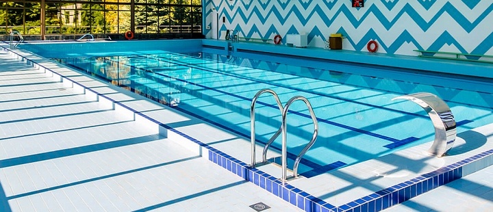 Крытый бассейн